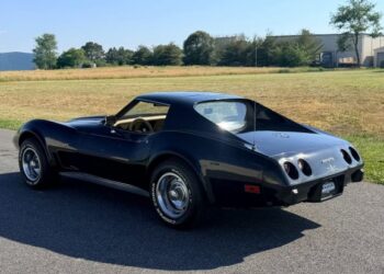 1977 Chevrolet Corvette L82 4-Speed