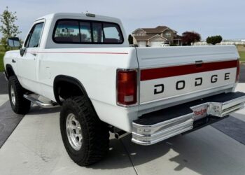 1991 Dodge Power Ram W150 4×4 at No Reserve