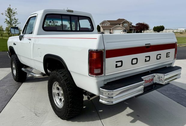 1991 Dodge Power Ram W150 4×4 at No Reserve