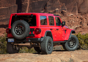 Ford Bronco Already Outselling Jeep Wrangler in 2026. Could This Finally Be the Year?