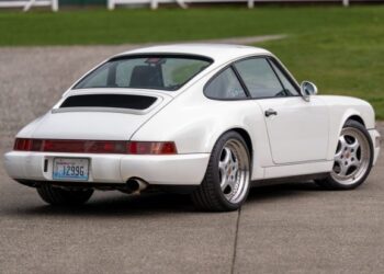 1990 Porsche 911 Carrera 2 Coupe 5-Speed