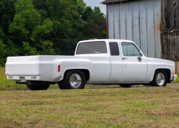 Custom 6.0L Vortec-Powered 1986 Chevrolet C10 Pickup