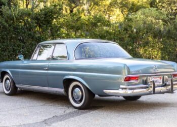 1961 Mercedes-Benz 220SE Coupe 4-Speed at No Reserve