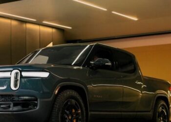 Feds Investigating 115K Rivian R1T, R1S Vehicles