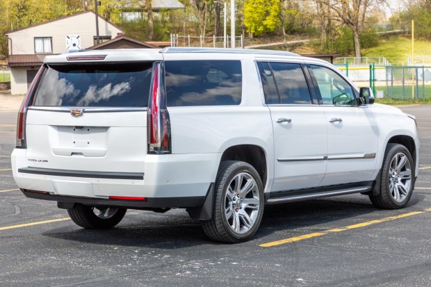 18k-Mile 2017 Cadillac Escalade ESV Premium Luxury 4WD