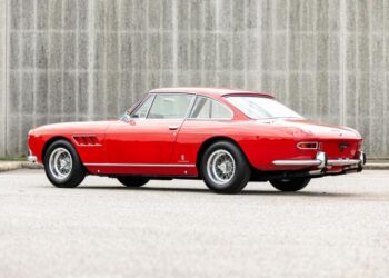 1967 Ferrari 330 GT 2+2 Series II