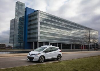 GM Lays Off Hundreds of IT Workers While Hiring For AI Roles