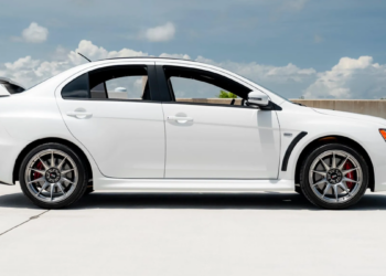 Mitsubishi’s Last Lancer Evolution Just Surfaced With Only 722 Miles