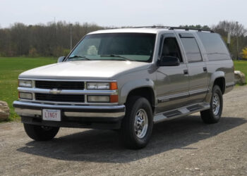 Lingenfelter Once Transformed A Suburban Into A 9.9-Liter V8 Super SUV At GMC’s Behest