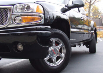 GM’s Rare Quadrasteer System For Pickup Trucks Was Innovative (And A Massive Failure)