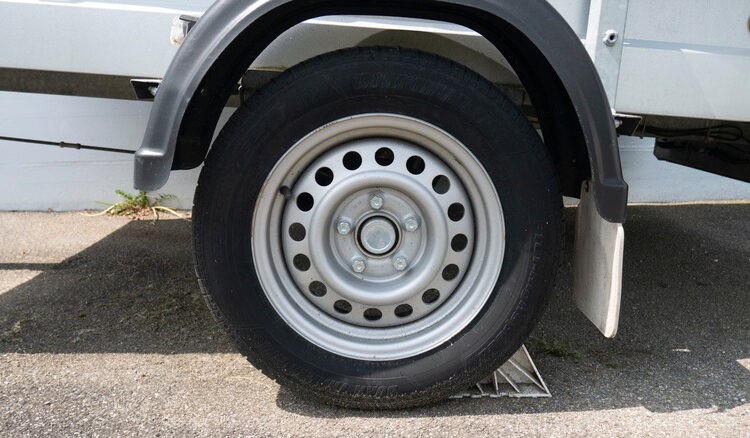 The Differences Between Trailer Tires And Regular Passenger Car Tires
