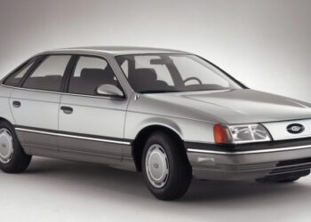 The Ford Taurus Saved Ford, But Consumer Reports Said V6 Models Literally Stunk