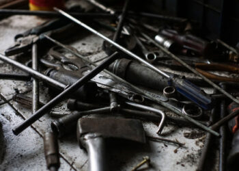 8 Old School Automotive Tools That Even Experienced Car People Might Not Recognize
