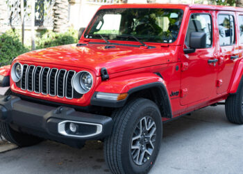 Jeep Calls The Wrangler An SUV, But Much Of The Internet Begs To Differ
