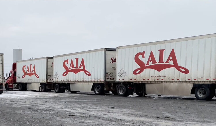 These States Allow Semi Trucks To Pull Three Trailers