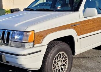 Rare Rides Icons: The Jeep Wagoneer, The First Luxury SUV Ever (Part XIV)