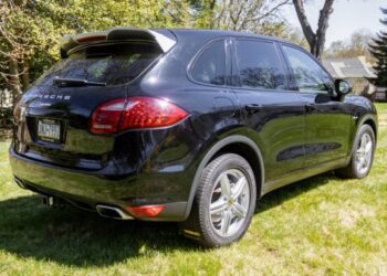 2014 Porsche Cayenne Diesel Platinum Edition