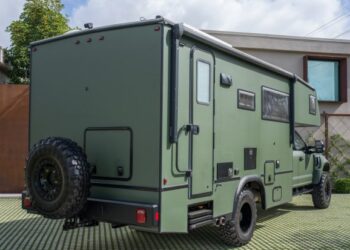 2019 Ford F-550 Super Duty Camper Conversion