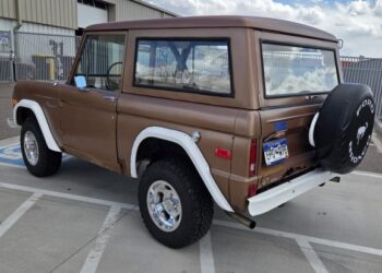 1974 Ford Bronco 302 3-Speed