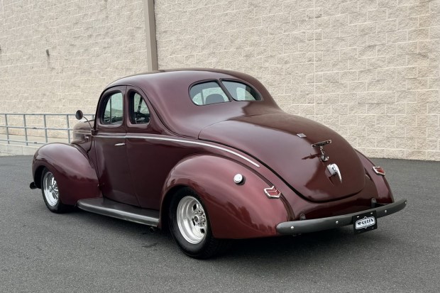 305-Powered 1940 Ford Coupe