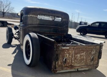 Fuel-Injected, 350-Powered ’37 Ford Rat Rod Pickup