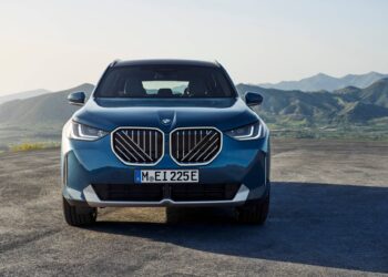 BMW iX3 Becomes X3’s Biggest Rival as Orders Surge