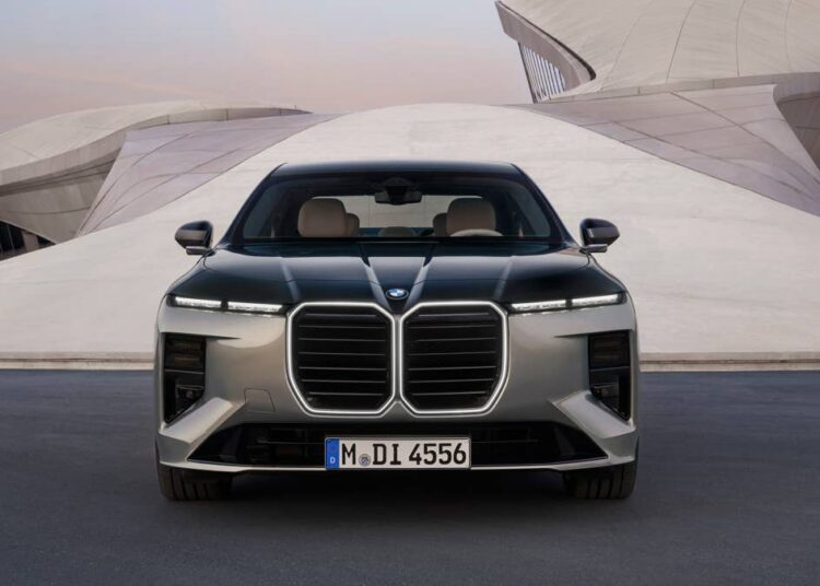 BMW Put Neue Klasse Tech In The 7 Series, And It’s Absurd In The Best Way