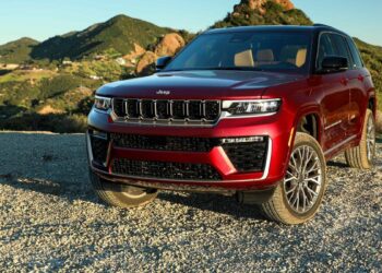 Forget About a HEMI V8 Jeep Grand Cherokee, It’s Just Not Happening
