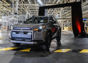 The Unfinished Bridge That Could Break North America’s Auto Supply Chain