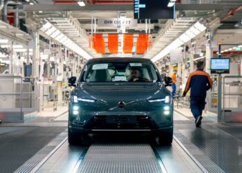 Volvo Still Sells Gas Cars, But It Has No More Combustion Engine Factories