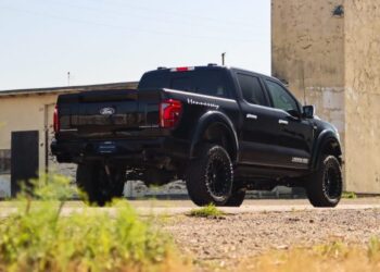 209-Mile 2025 Ford F-150 SuperCrew 4×4 Hennessey Venom 800
