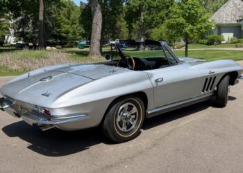 1966 Chevrolet Corvette Convertible L72 427/425 4-Speed