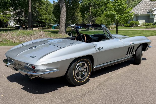 1966 Chevrolet Corvette Convertible L72 427/425 4-Speed