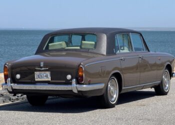 1969 Rolls-Royce Silver Shadow LWB w/Partition at No Reserve