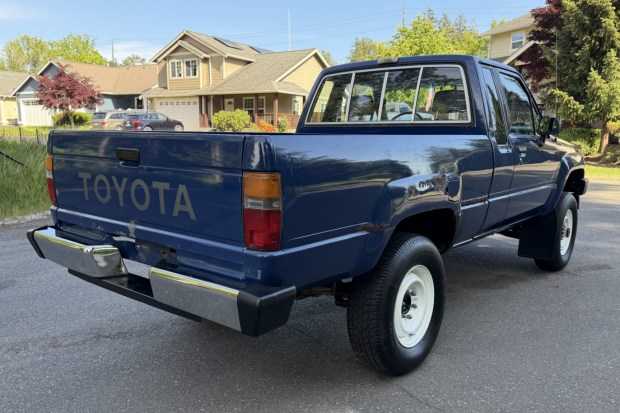 1987 Toyota Pickup XtraCab 4×4 5-Speed at No Reserve