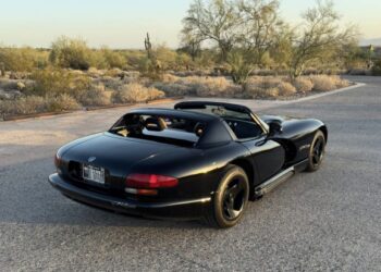 12k-Mile 1995 Dodge Viper RT/10
