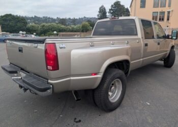 1999 Chevrolet K3500 LS Crew Cab 7.4L 4×4 Dually at No Reserve