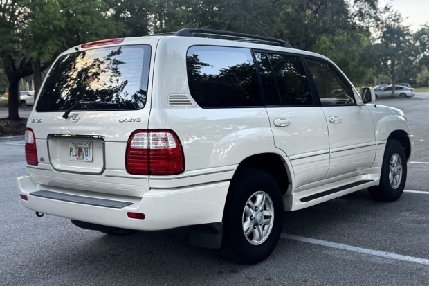 1999 Lexus LX470 at No Reserve