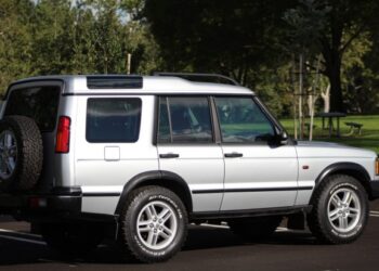 2003 Land Rover Discovery II SE at No Reserve