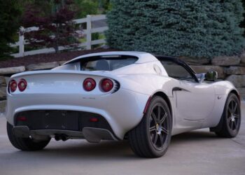 39k-Mile 2005 Lotus Elise at No Reserve
