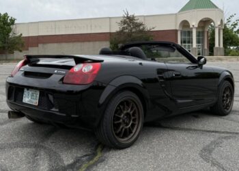 18k-Mile 2005 Toyota MR2 Spyder 5-Speed