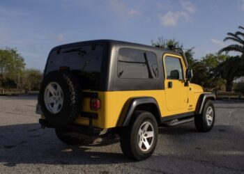 40k-Mile 2006 Jeep Wrangler Unlimited Rubicon 4.0