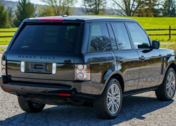 2011 Land Rover Range Rover HSE Luxury at No Reserve