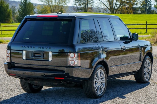 2011 Land Rover Range Rover HSE Luxury at No Reserve