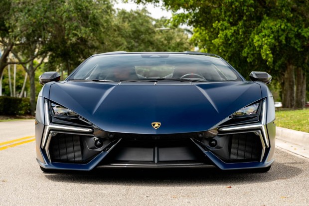 2025 Lamborghini Revuelto