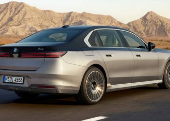 2027 BMW 7 Series Facelift Could Push U.S. Prices Past $100,000