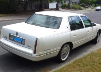 1998 Cadillac DeVille d’Elegance at No Reserve