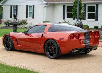 39k-Mile 2005 Chevrolet Corvette Coupe 1SB 6-Speed