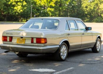 1988 Mercedes-Benz 420SEL at No Reserve
