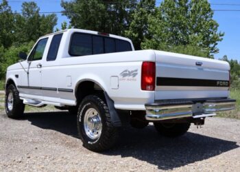 38k-Mile 1996 Ford F-250 XLT SuperCab 7.5L 4×4 at No Reserve